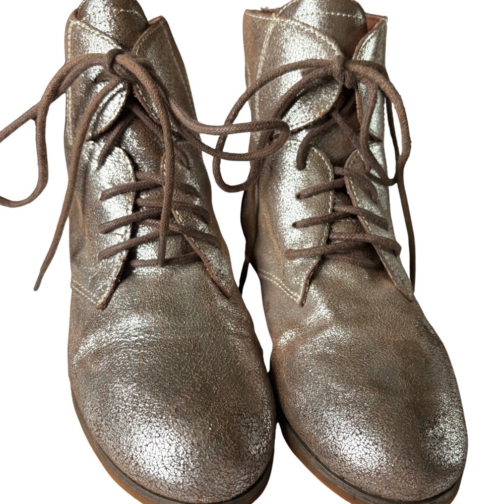 Urban Outfitters Ecote Metallic Ankle Boot - Picture 4 of 5